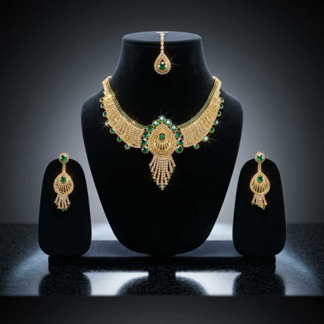 Emerald & Diamond Bridal Jewelry Set